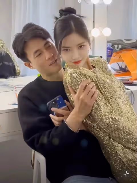 杜淳老婆自信公開全素顏，黑眼圈眼袋明顯，皮膚超好無皺紋