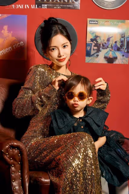 杜淳老婆自信公開全素顏，黑眼圈眼袋明顯，皮膚超好無皺紋