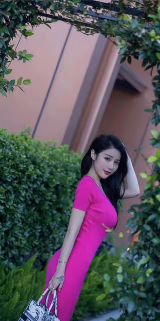 內外兼修,散發不凡魅力,內在光芒與修身設計的自信表達