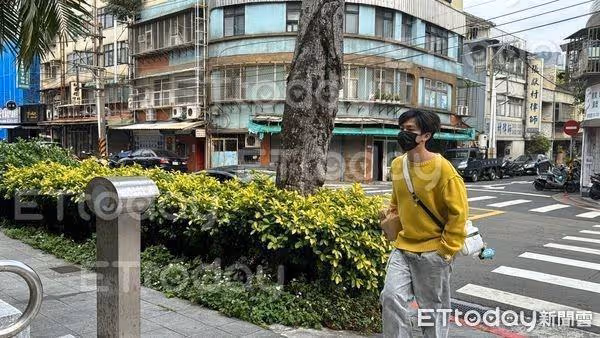 炎亞綸一身便裝三度赴法院開庭！再與被害人試行調解