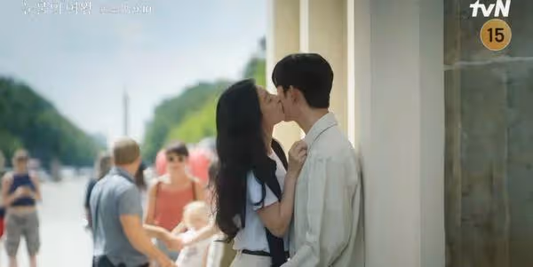 韓網熱門／金秀賢、金智媛「第一集就親了10次」！　《淚之女王》收視好成績
