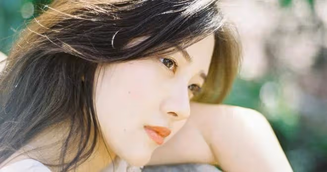 女人喜歡你，如何通過她的「暗示」了解她的真實感情？