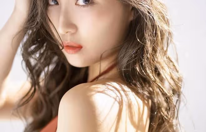 53歲寡婦嫁65歲老頭，兒子不叫人，10年後卻抱著老頭叫爸爸