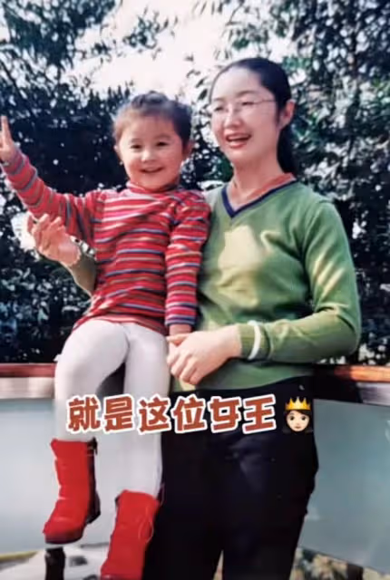 「點讀機女孩」大規模拉黑網友，醫院首次發聲，網友喊話中傳開除