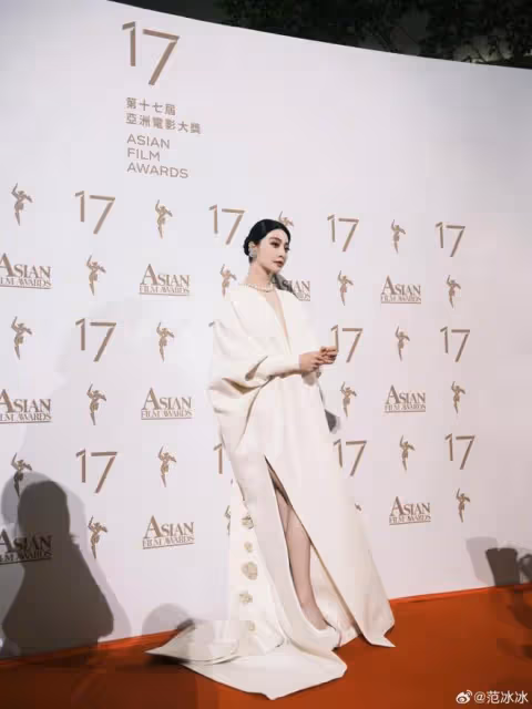 范冰冰罕曬與李英愛合照，猛夸對方美貌，兩位美神合體超養眼
