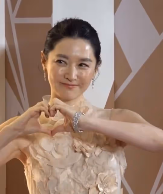 范冰冰罕曬與李英愛合照，猛夸對方美貌，兩位美神合體超養眼