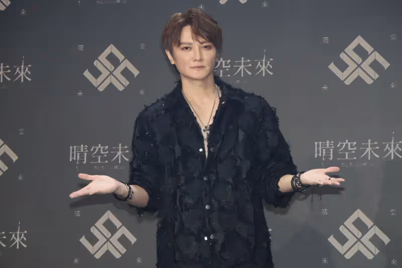 企鵝妹現身曝喜訊　當人肉快遞幫他慶生