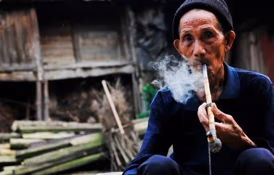 為什麼說「寧可挨三刀，不與鷹鼻交，寧可挨三棍，不與矬子混」？