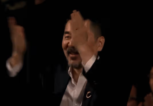 香港這夜！范冰冰豐滿有料，趙麗穎裸肩誘人，蔣勤勤只驚艷上半身