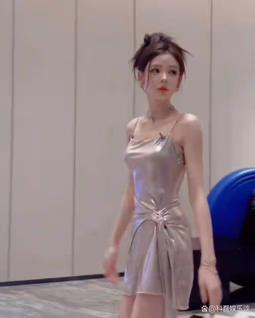 張予曦的液體裙,柳岩的黑絲腿,《浪姐5》女星的高級感出來了