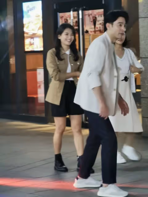 劉濤素顏都這麼好看,但怎麼扮嫩都沒少女感,胡歌鬍子拉碴顯邋遢