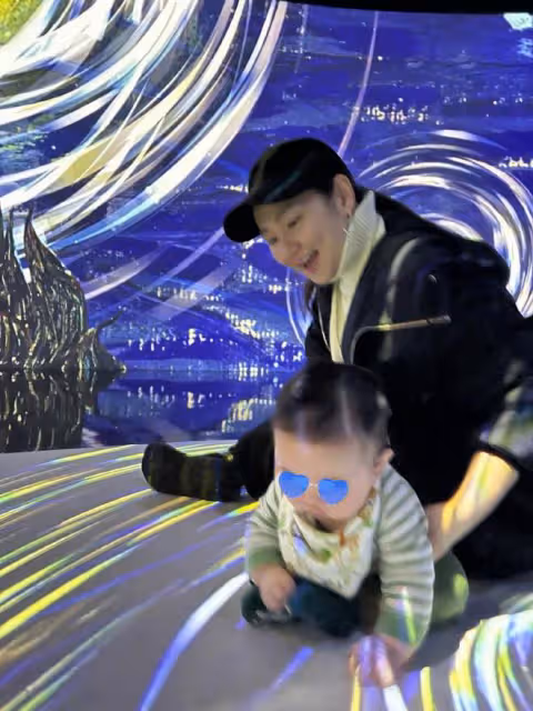 任家萱曬兒子近照,6個月腰果體重近10公斤,母子同款小胖臉搶鏡