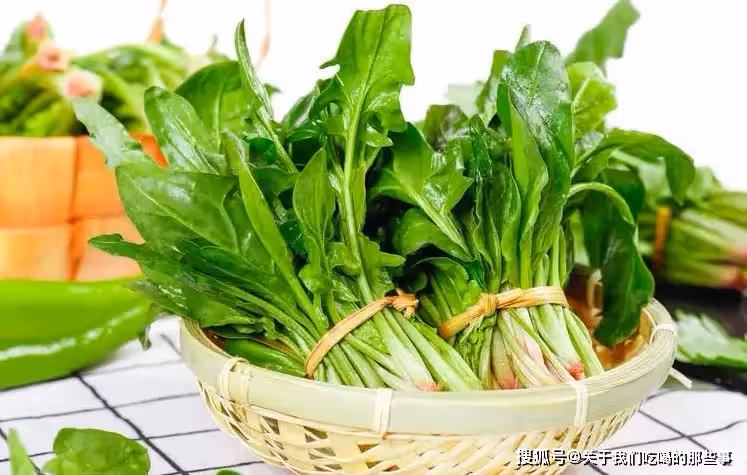 這4種蔬菜必須焯過水才能吃,今天才知道原因,看後趕快告訴家人