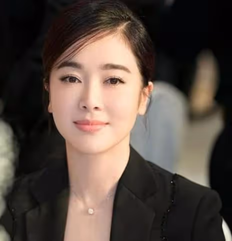 左小青問金晨:為啥和姚兒姜妍旅遊踏青不叫我?金晨反應讓人笑翻