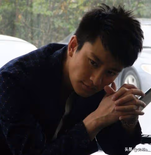 有種整容叫離婚!演藝圈大咖夫妻「婚姻破局5年」 他再現身「彷彿變了個人」:和前妻差距大