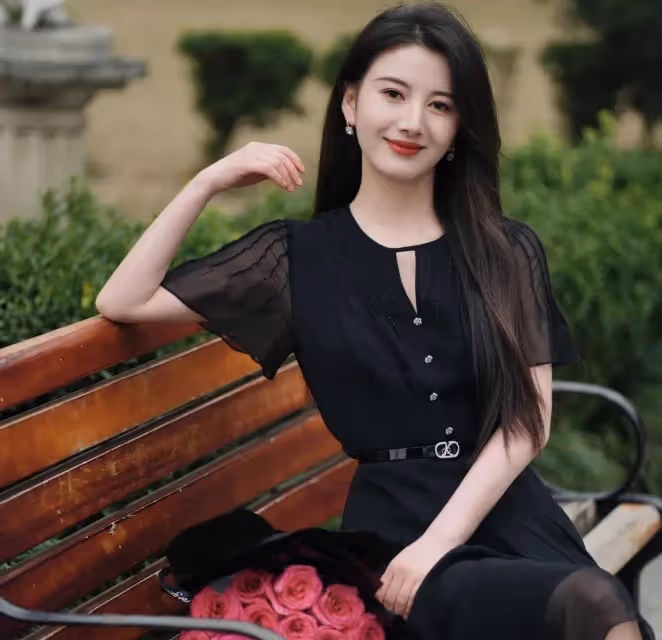 春日綻放,穿上裙裝,與美好不期而遇