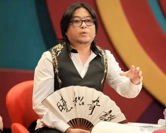 「拋棄女友、捧日親美、改換國籍」的才子高曉松，現在活成了一個笑話