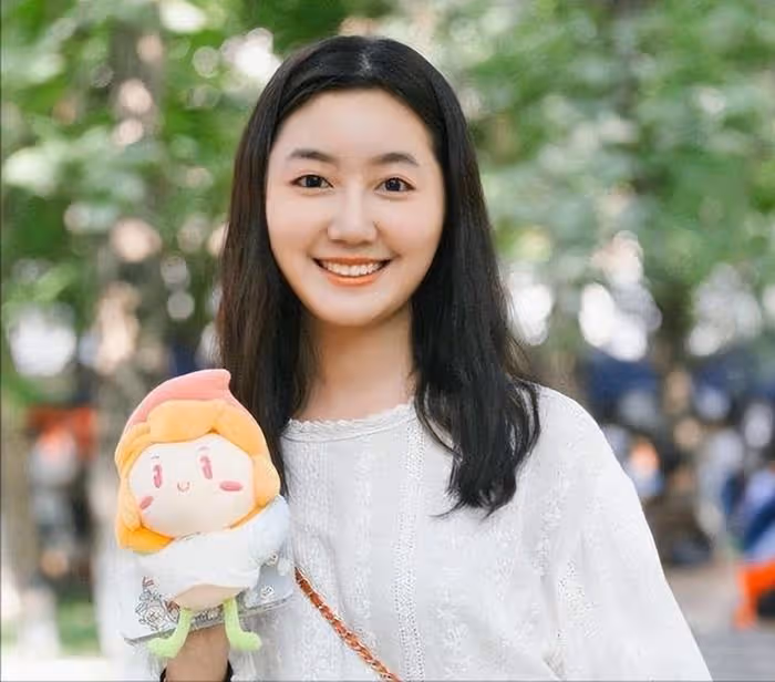人民網點評「點讀機女孩」，批MCN製造話題噱頭，律師稱涉嫌違法