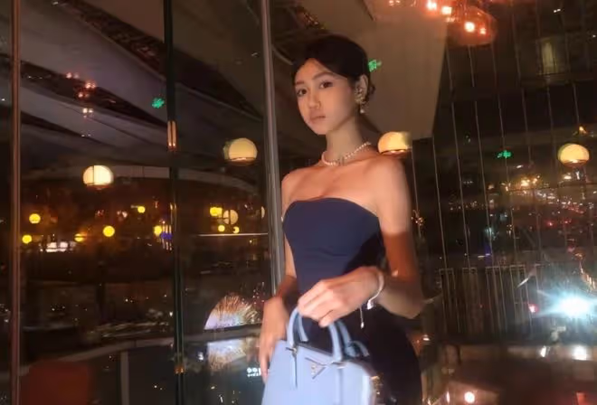 鍾麗緹小女兒近照，14歲考拉穿辣妹弔帶衫，染髮化妝精緻不輸媽媽