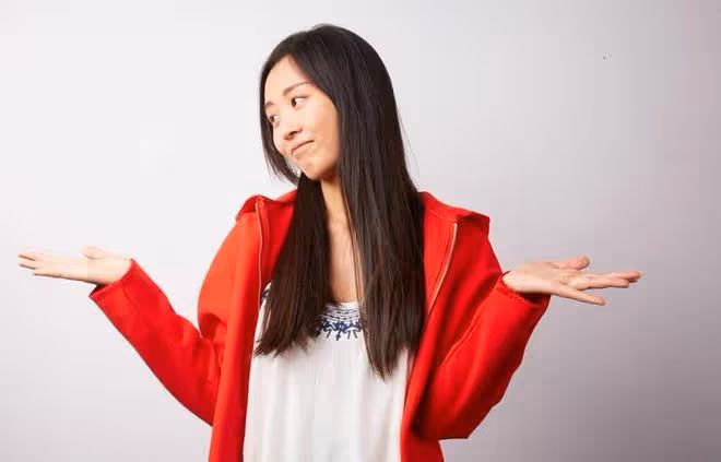 前夫公然帶小三參加公司年會，過後卻約我出去談復婚，我欣然前往