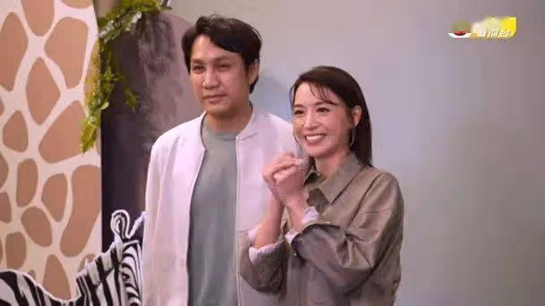 搶眼!50歲TVB花旦透視貼身裙撐老公新店!榮升老闆娘仍收高額代言費