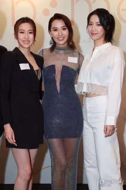 搶眼!50歲TVB花旦透視貼身裙撐老公新店!榮升老闆娘仍收高額代言費