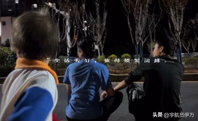 江西美女主持人,為丈夫放棄事業隨軍,如今部隊帶娃成人生贏家
