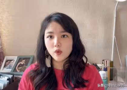 江西美女主持人,為丈夫放棄事業隨軍,如今部隊帶娃成人生贏家