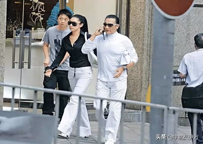 謝賢:31歲創辦公司,與小49歲女星戀愛,晚年獲影帝成人生贏家