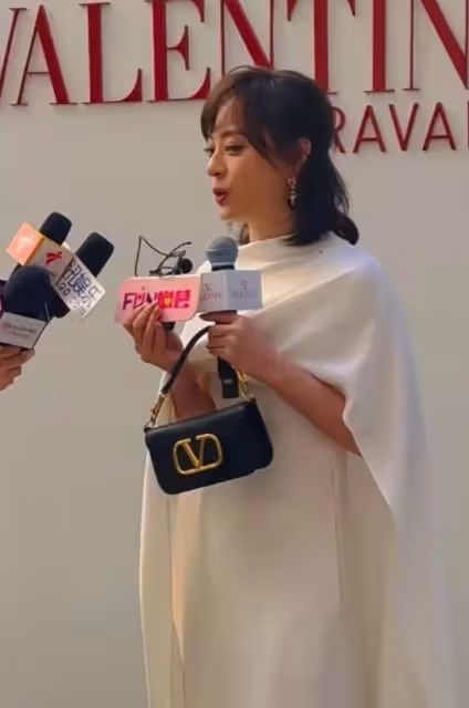 孫儷顏值回春了!留長發妝造大變,靈動十足如年輕10歲!