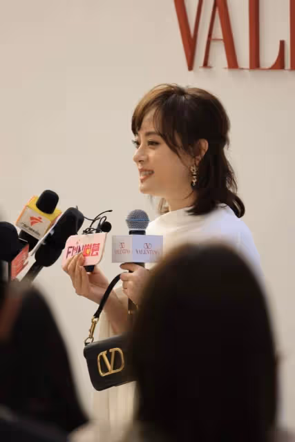 孫儷顏值回春了!留長發妝造大變,靈動十足如年輕10歲!