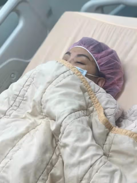 流產多達10次!53歲本土女星「不麻醉縫子宮」只為保胎 悲嘆「小孩出生4天插管走了」她哭喊:要回來找我