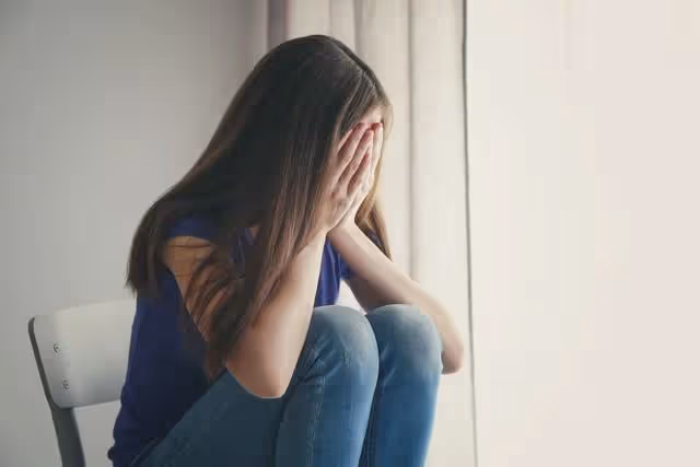 那年閨蜜看不上窮當兵的!介紹給我「相親成功」於是結婚 11年後「我發了一條朋友圈動態」卻引來她的不悅