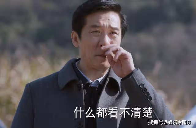 《江河日上》幹事必擺拍,朱天才的張揚,把形式化官場演活了