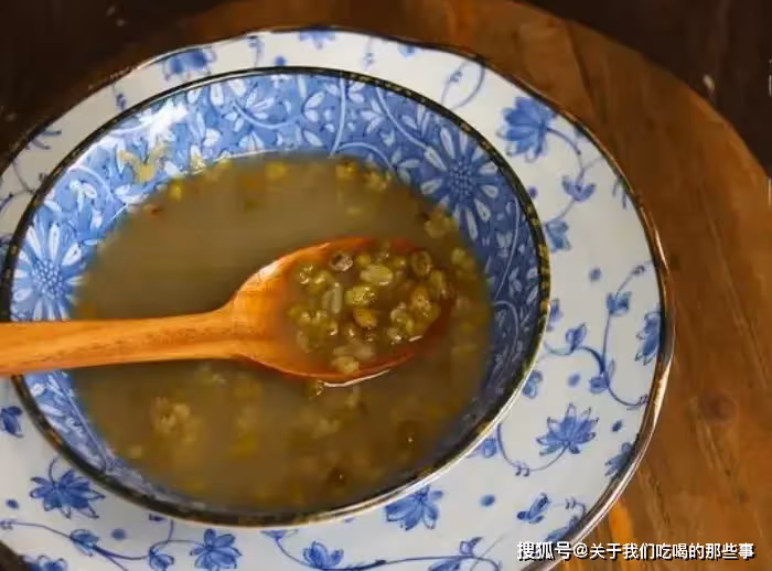 煮綠豆湯,不要直接下鍋煮,教你1招,5分鐘開花,軟爛起沙不發紅