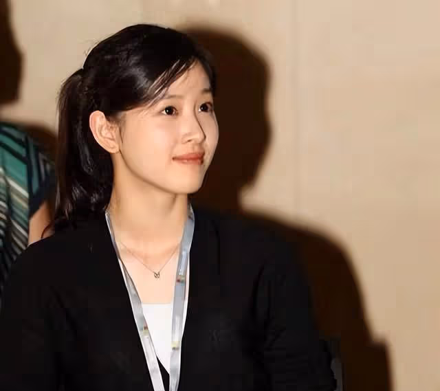 章澤天調侃宗馥莉:去你公司上班年薪多少?宗馥莉的回應超好笑