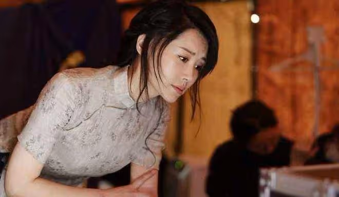 「凍齡」美女李小冉,再次為內衣代言,盡顯火辣身材