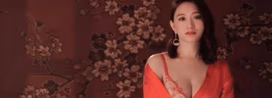 「凍齡」美女李小冉,再次為內衣代言,盡顯火辣身材
