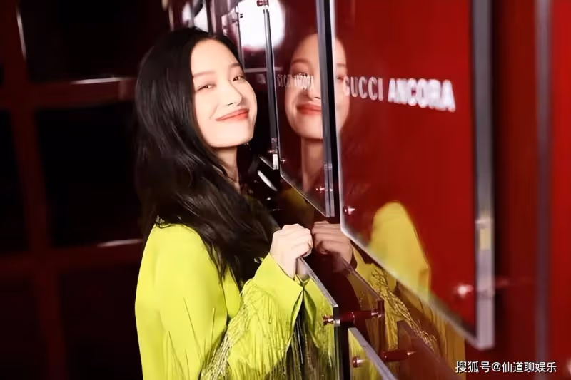 Gucci晚宴:倪妮冷艷高貴,白鹿豐滿有料,莫文蔚王楚然美腿吸睛