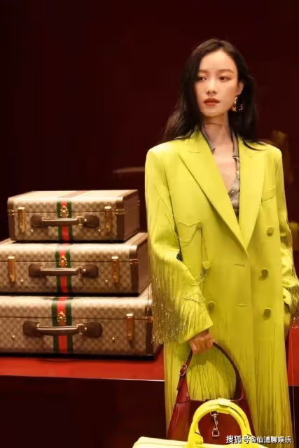 Gucci晚宴:倪妮冷艷高貴,白鹿豐滿有料,莫文蔚王楚然美腿吸睛