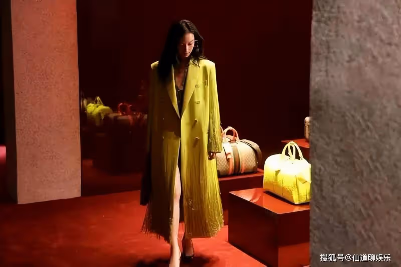 Gucci晚宴:倪妮冷艷高貴,白鹿豐滿有料,莫文蔚王楚然美腿吸睛