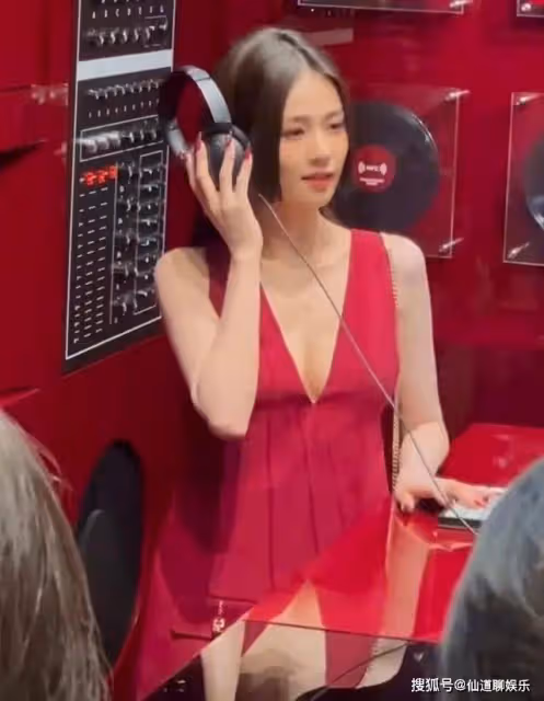 Gucci晚宴:倪妮冷艷高貴,白鹿豐滿有料,莫文蔚王楚然美腿吸睛