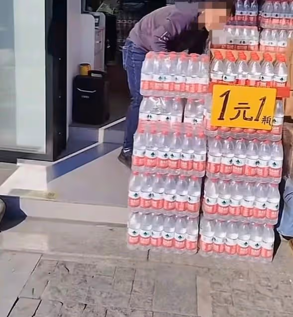 突傳噩耗!鍾睒睒母親去世,享年95歲,全家拭淚稽首!