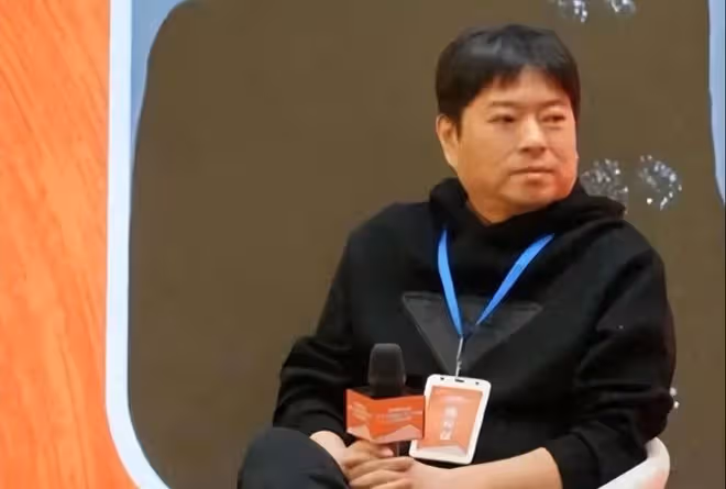 54歲高曉松近照曝光！身材暴瘦臉小了一圈，高調曬照還想復出！