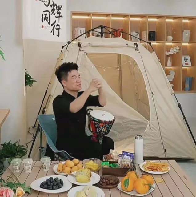 太難了!與輝同行搬家,房租飆升5倍,董宇輝談及房租時愁眉苦臉