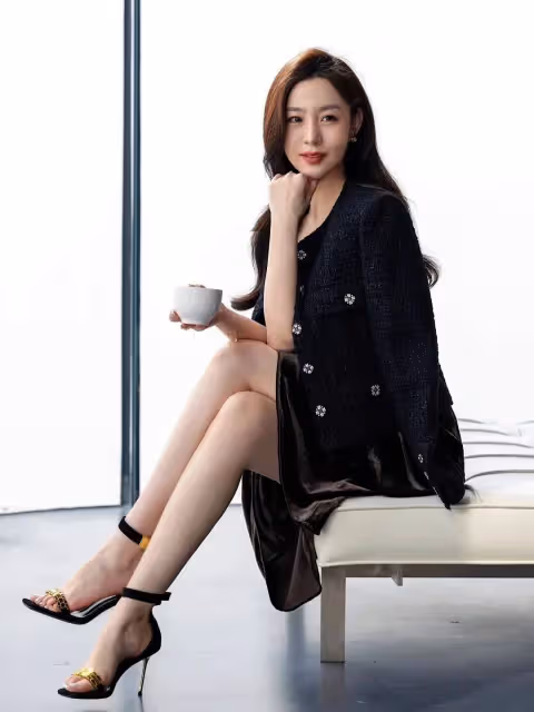 低調奢華的黑色穿搭,展現無限魅力,輕鬆讓你成為時尚界的神秘使者