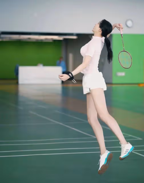 身高177厘米的大學老師成焦點,絕美小蠻腰大長腿讓人讚嘆,甜美與御姐並存!
