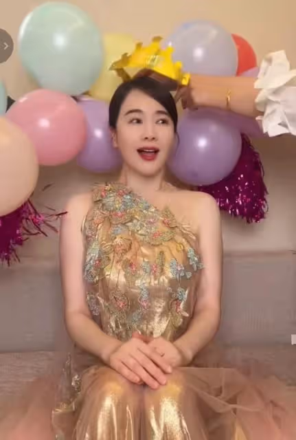 左小青曬照面目全非!美顏後跟素顏判若兩人,好在身材保養得好!