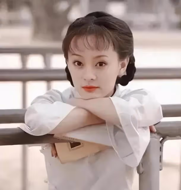 孫儷「一臉兇相」算不算大美女？看她和范冰冰的活動圖就有答案