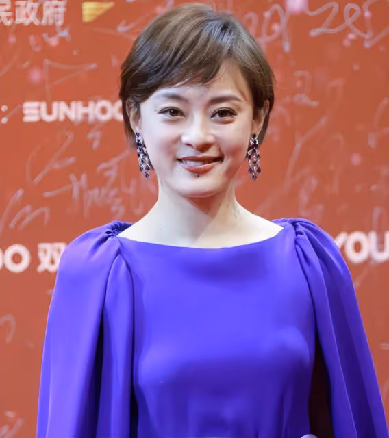 孫儷「一臉兇相」算不算大美女？看她和范冰冰的活動圖就有答案